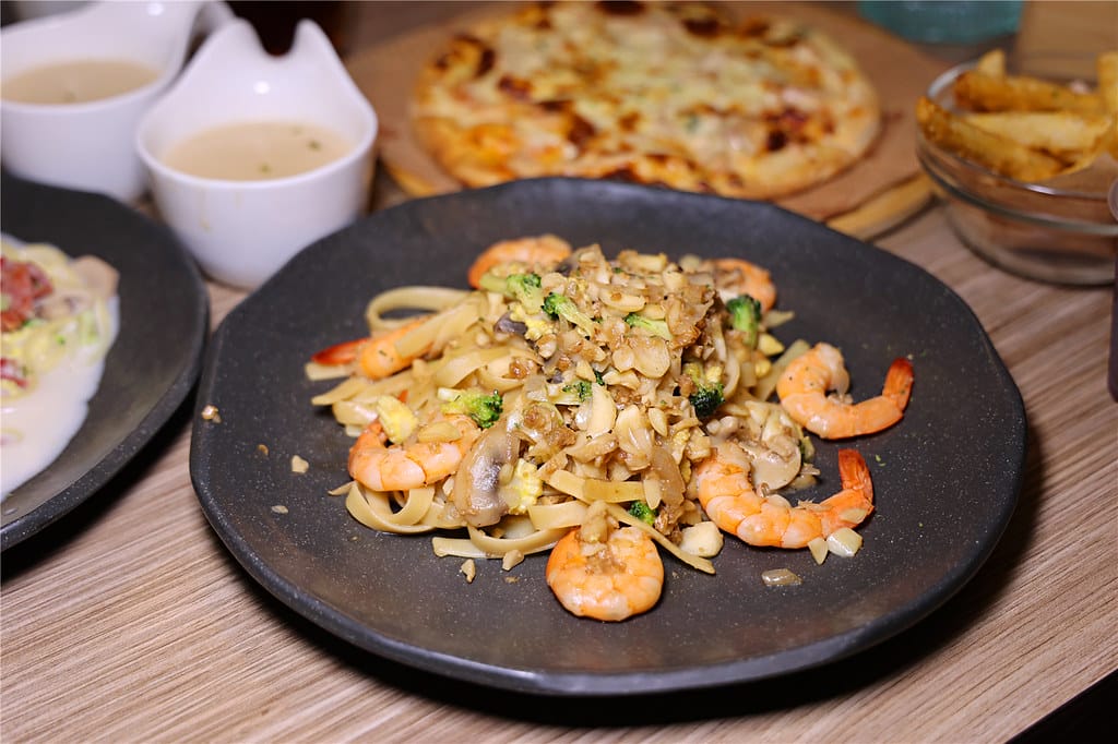 台南美食-三胡町 義式餐館 老宅裡的平價餐酒館丨學生家庭聚餐