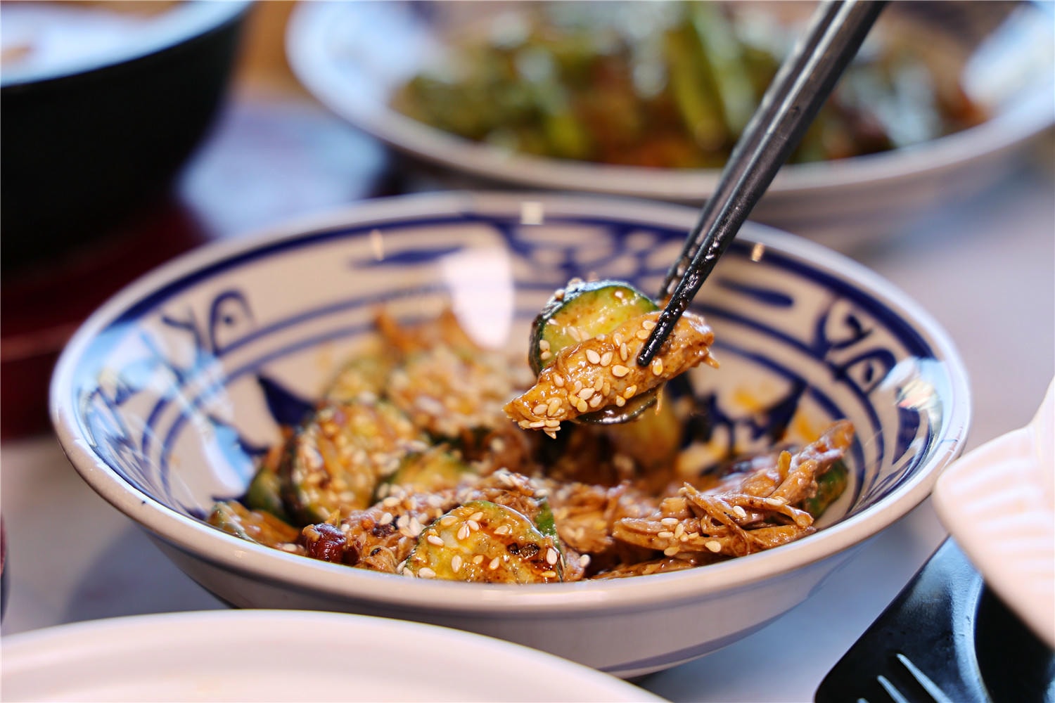 台南美食-遇山茶 老火雞湯(新市店) 最對味的佰元川菜丨平日還有套餐供應~