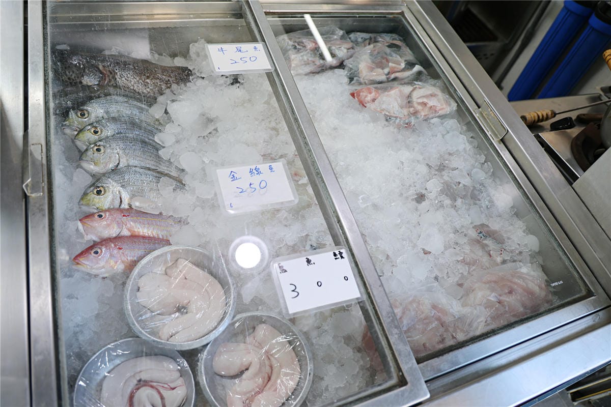 台南美食-彭康鮮魚湯 不僅是鮮魚湯!? 還是在地人平價熱炒料理廚房