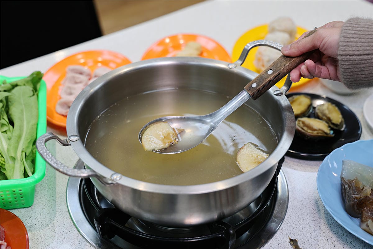 台南美食-彭康海翅鼎 新開幕!! 真材實料蝦殼熬湯 多款美味魚翅自由選~ - 第8張圖 台南美食-彭康海翅鼎 新開幕!! 真材實料蝦殼熬湯 多款美味魚翅自由選~
