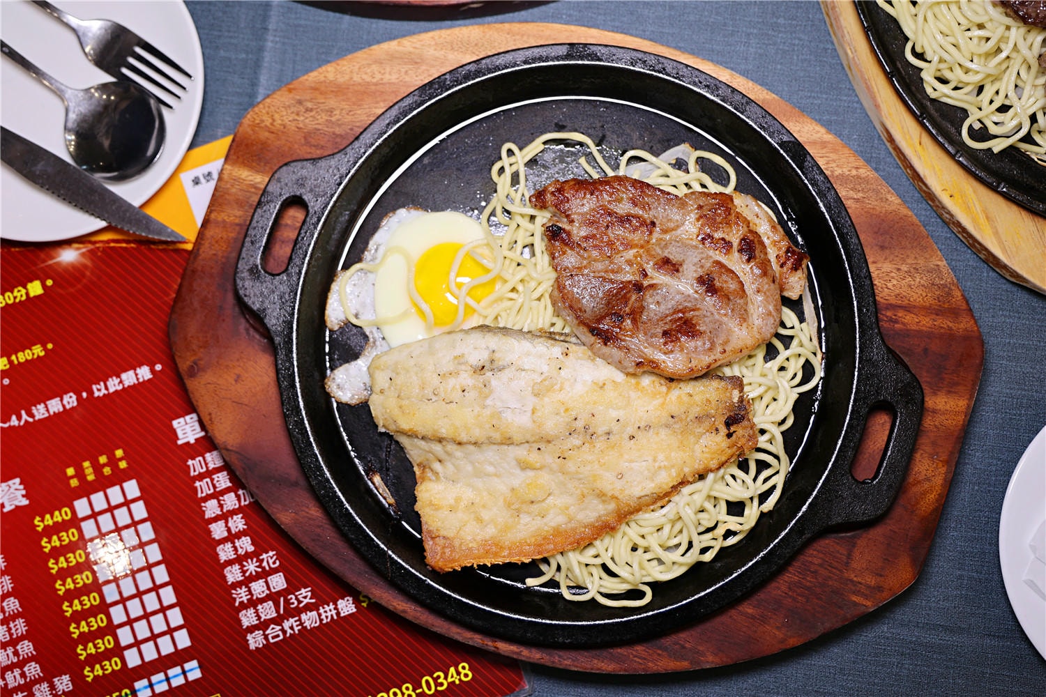 高雄美食-驚蟄洋食坊 牛.豬.雞.魷魚 雙主餐自由拼丨自助吧無限享用吃到飽