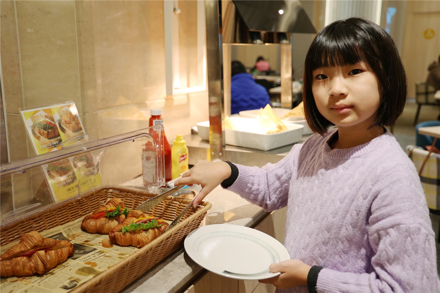桃園住宿-福容徠旅(林口店) 重新改裝價格更親民!? 豐盛早餐任你吃~ 招牌美味可頌不容錯過!!