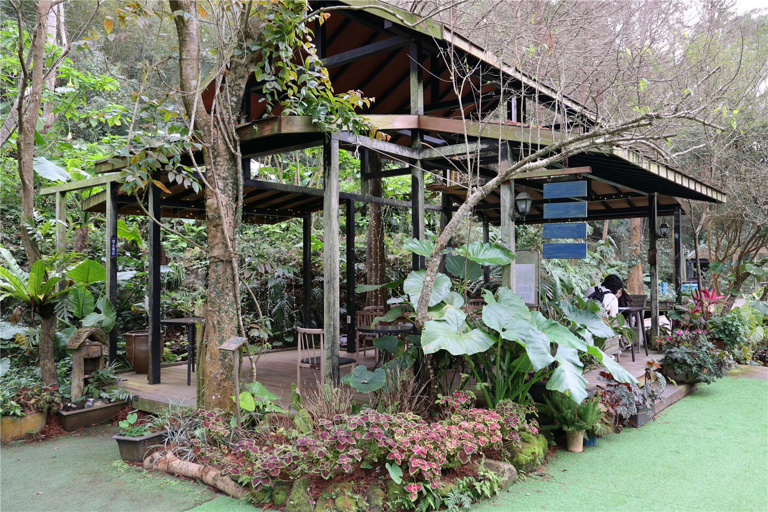 苗栗住宿-卓也小屋度假園區 藏身於森林裡的江南古厝丨體驗藍染DIY藝術創作