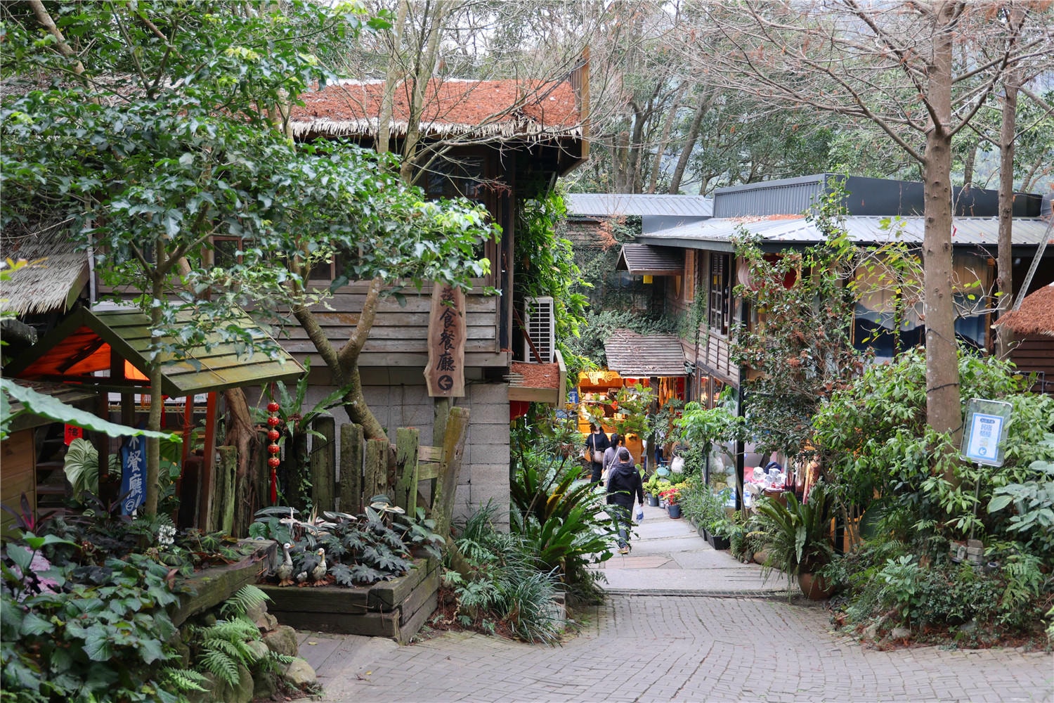 苗栗住宿-卓也小屋度假園區 藏身於森林裡的江南古厝丨體驗藍染DIY藝術創作 - 第4張圖 苗栗住宿-卓也小屋度假園區 藏身於森林裡的江南古厝丨體驗藍染DIY藝術創作