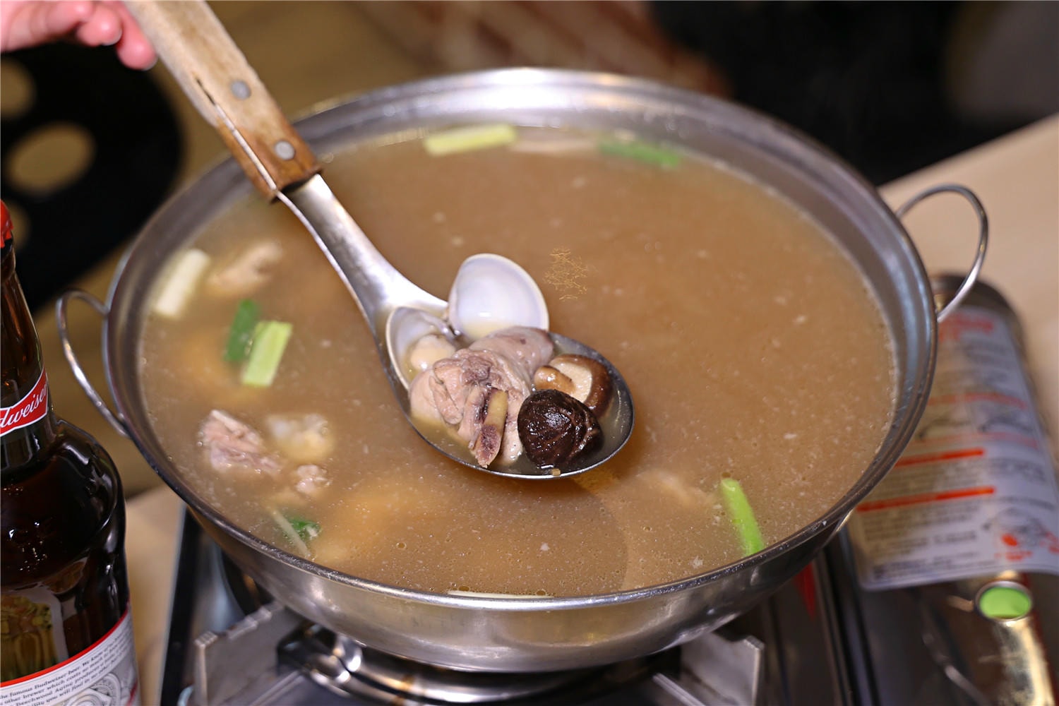 台南美食-久久家常菜熱炒乾鍋 平價熱炒.燒烤家庭料理 冰箱必魯整個就是超佛心價!?