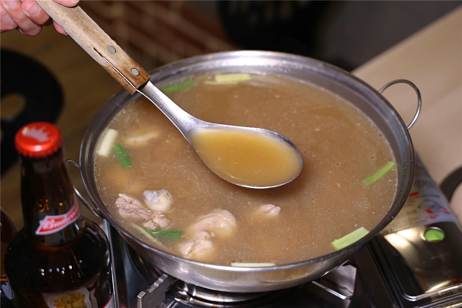 台南美食-久久家常菜熱炒乾鍋 平價熱炒.燒烤家庭料理 冰箱必魯整個就是超佛心價!?