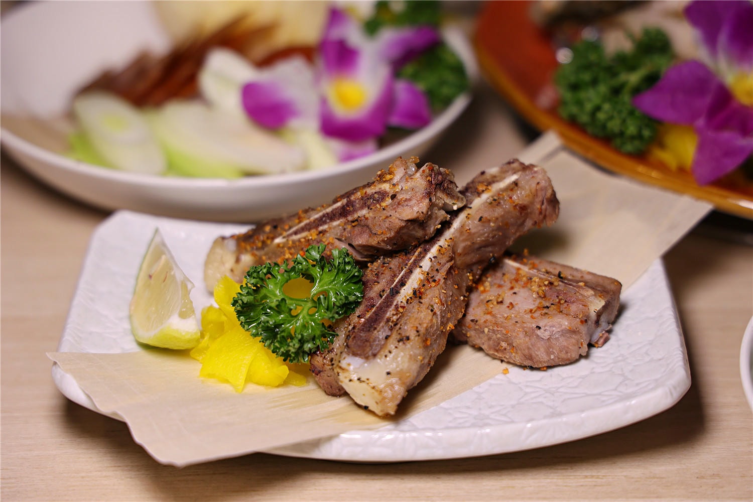 台南美食-久久家常菜熱炒乾鍋 平價熱炒.燒烤家庭料理 冰箱必魯整個就是超佛心價!?