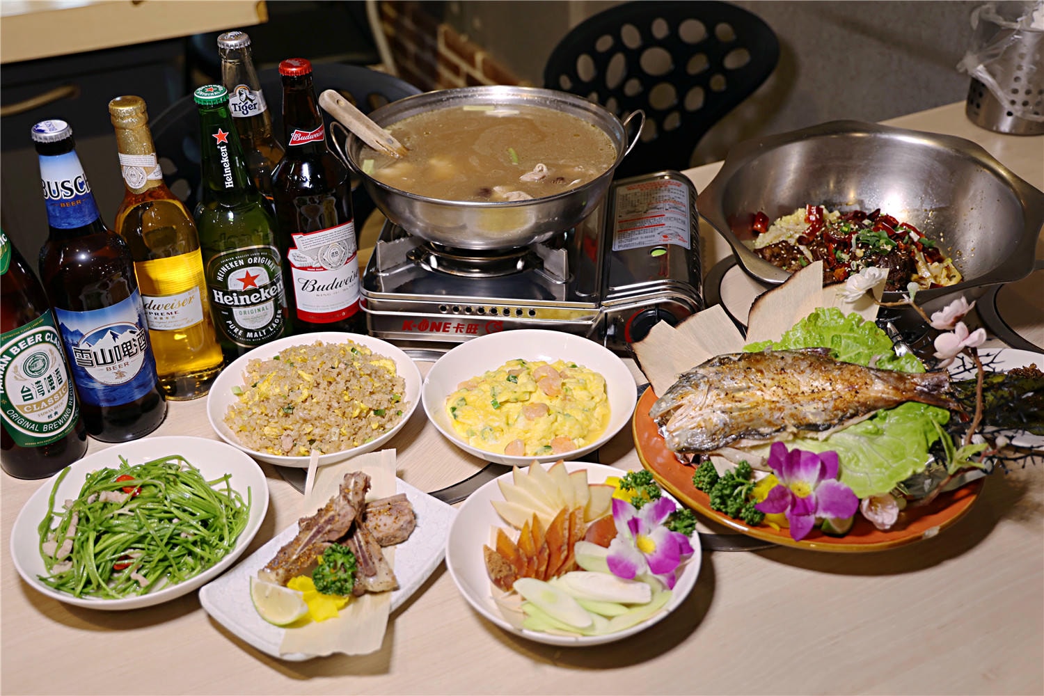 台南美食-久久家常菜熱炒乾鍋 平價熱炒.燒烤家庭料理 冰箱必魯整個就是超佛心價!?