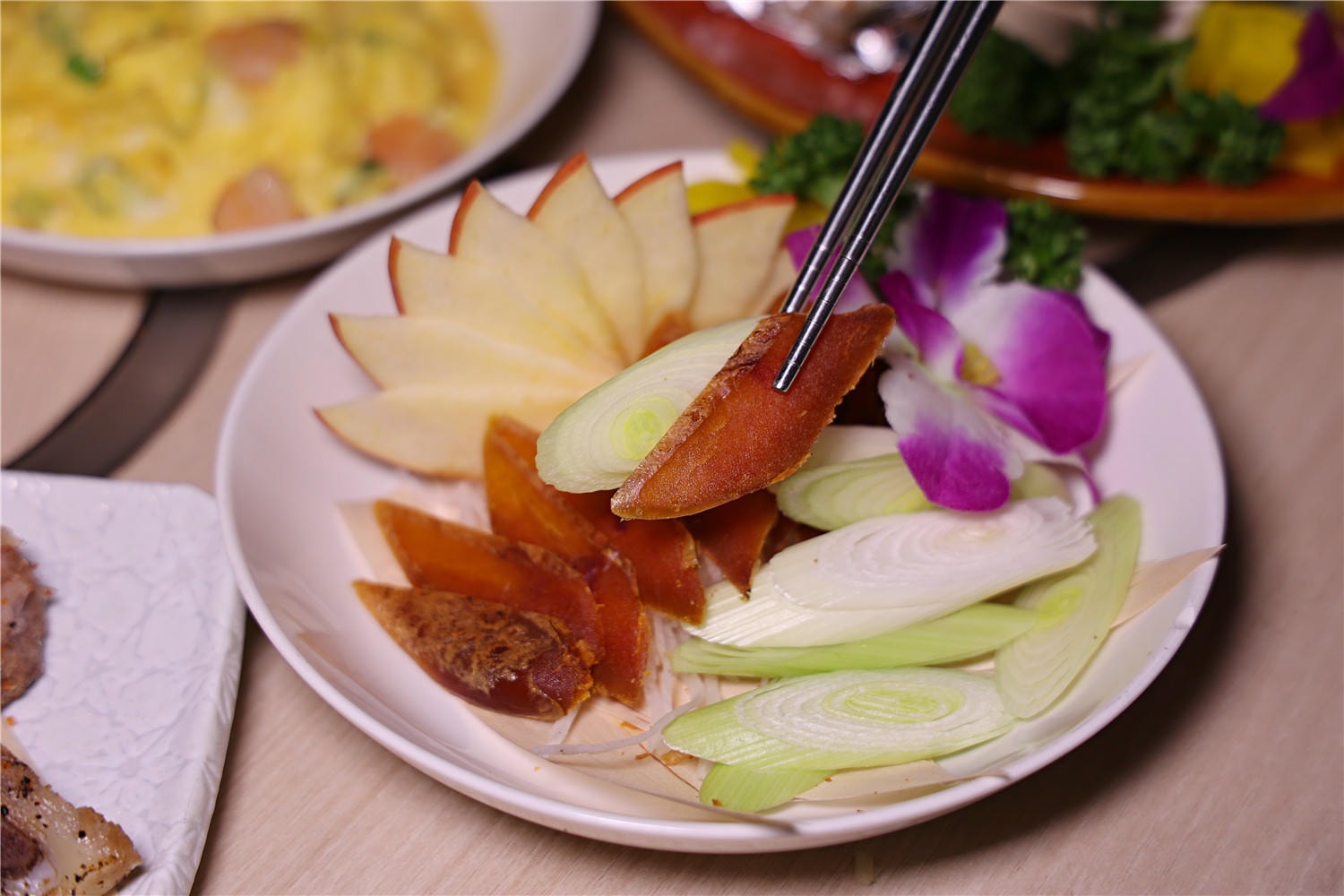 台南美食-久久家常菜熱炒乾鍋 平價熱炒.燒烤家庭料理 冰箱必魯整個就是超佛心價!?