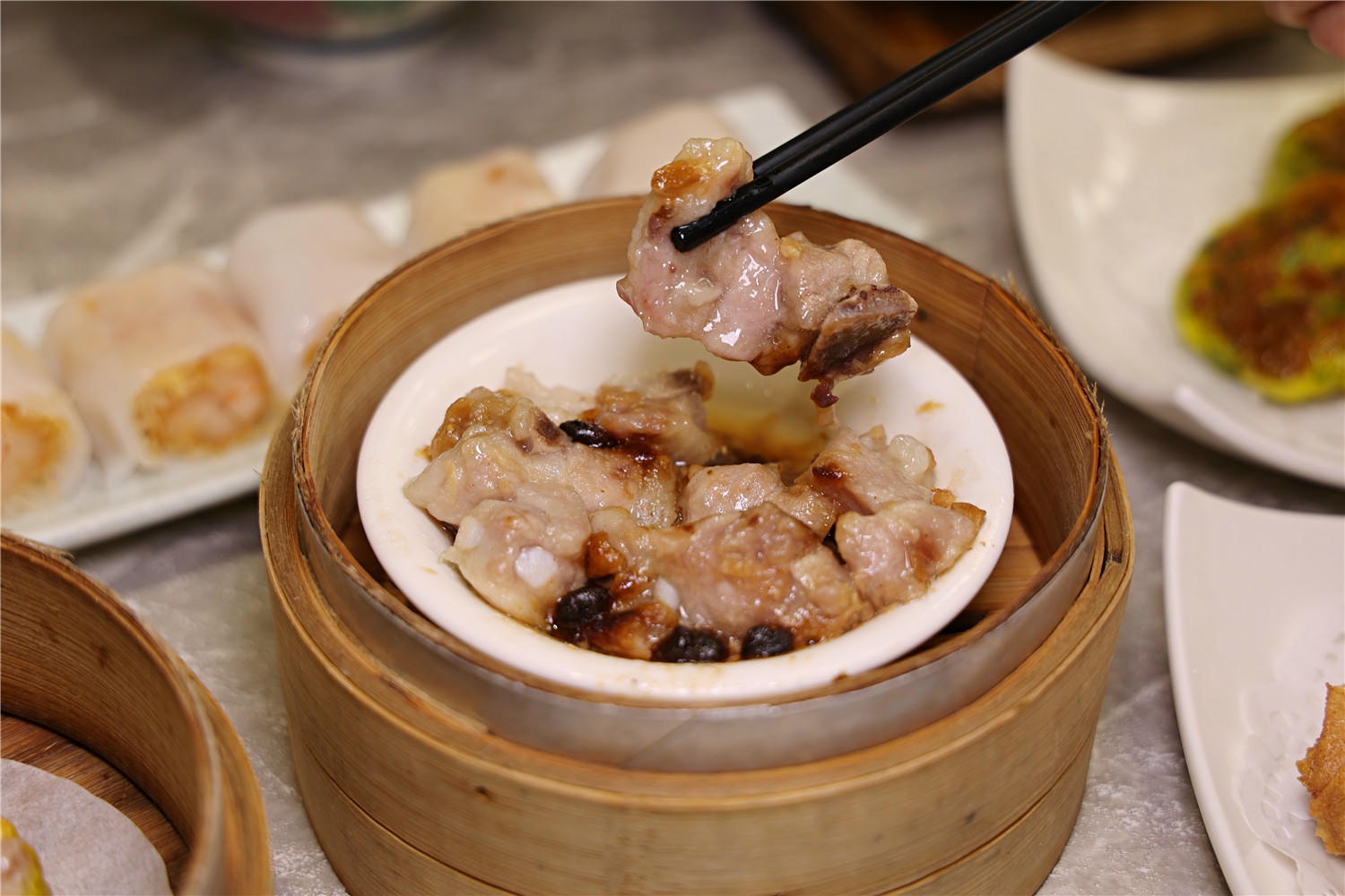 高雄美食-好事泰點心麵店 來自香港老師傅的正宗港式點心手藝 品嚐一份賦予靈魂的招牌燒賣~ - 第33張圖 高雄美食-好事泰點心麵店 來自香港老師傅的正宗港式點心手藝 品嚐一份賦予靈魂的招牌燒賣~