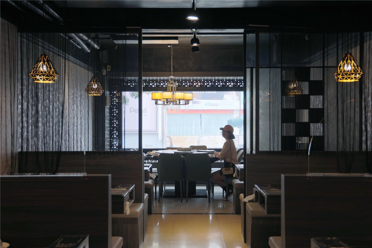 高雄美食-大宅門乾鍋鴨頭 一鍋兩吃川味乾鍋鴨頭 多道熱炒料理小朋友也能吃的很開心~