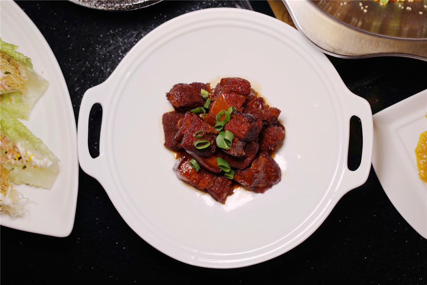高雄美食-大宅門乾鍋鴨頭 一鍋兩吃川味乾鍋鴨頭 多道熱炒料理小朋友也能吃的很開心~