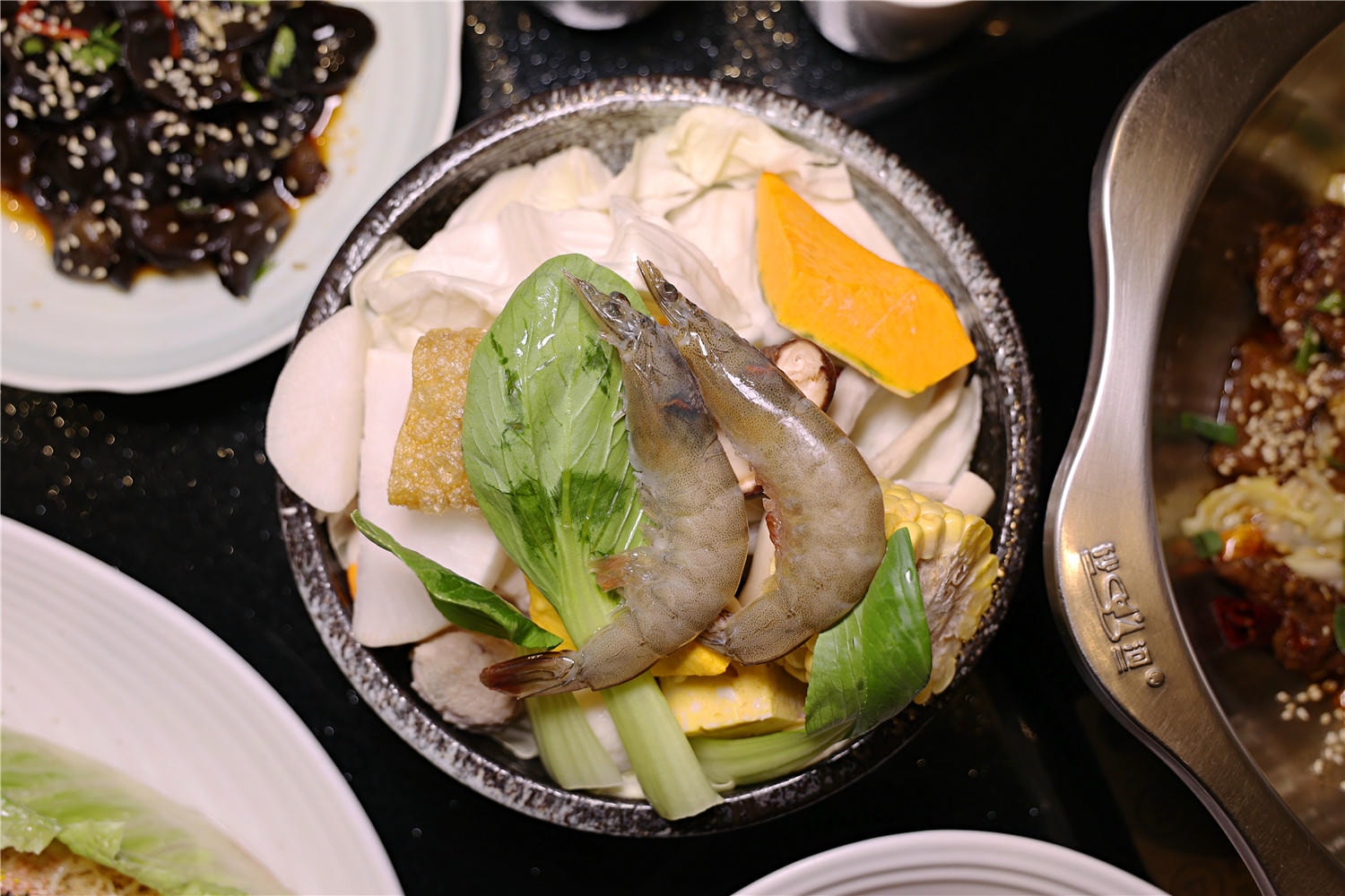 高雄美食-大宅門乾鍋鴨頭 一鍋兩吃川味乾鍋鴨頭 多道熱炒料理小朋友也能吃的很開心~