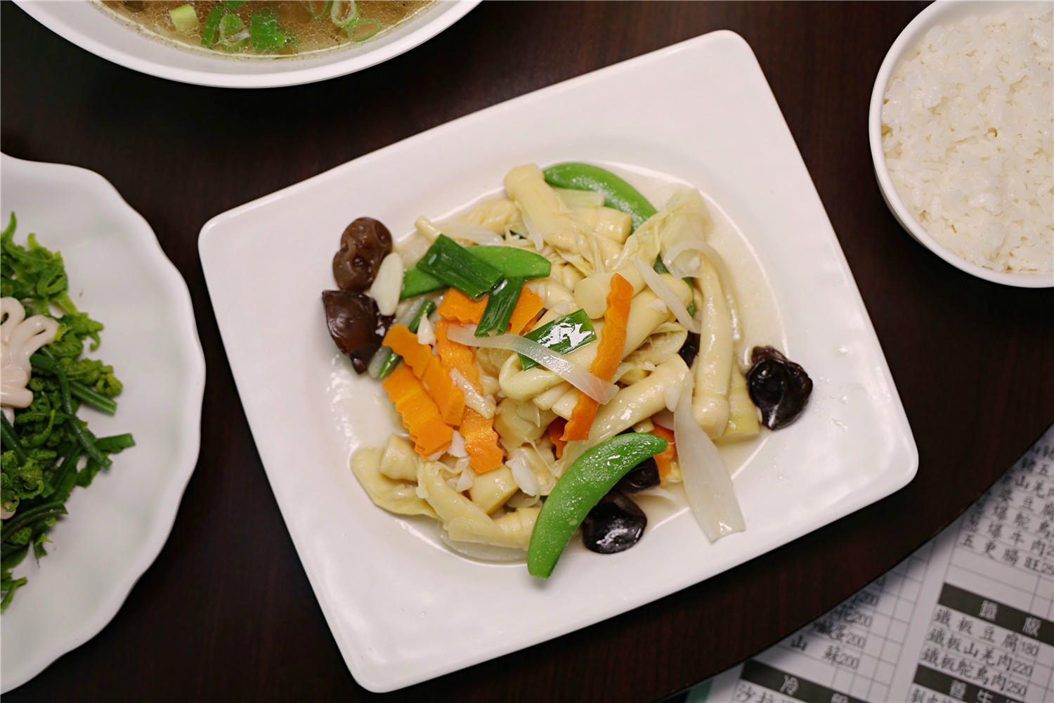 台南美食-能量甕仔雞 老字號祖傳秘法醃製甕仔雞!? 老饕最愛的筍殼魚也吃的到!!