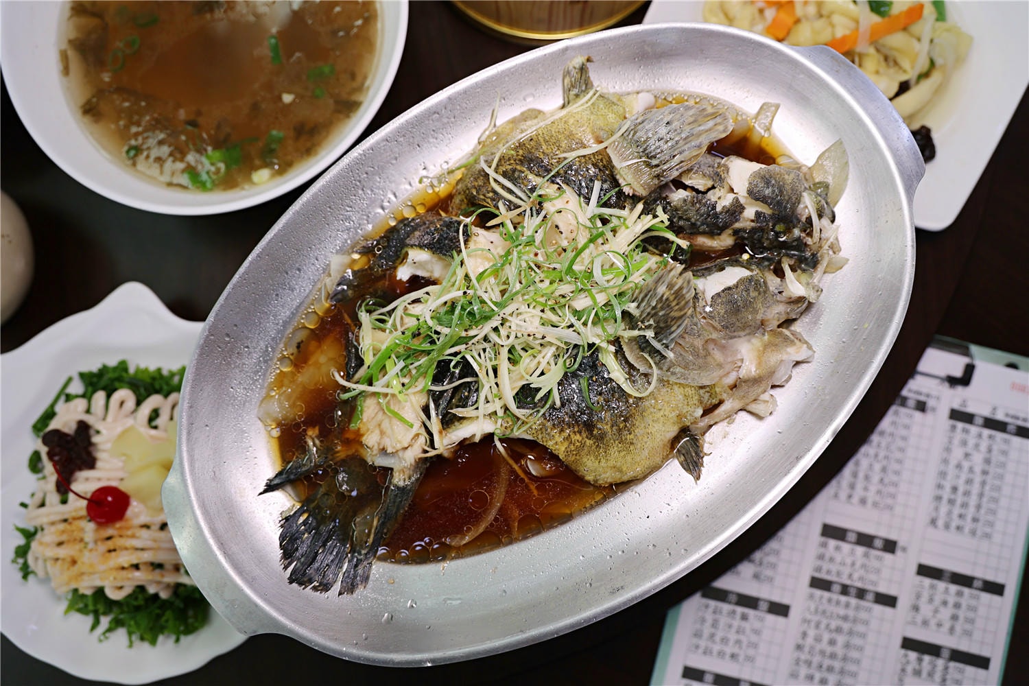 台南美食-能量甕仔雞 老字號祖傳秘法醃製甕仔雞!? 老饕最愛的筍殼魚也吃的到!!