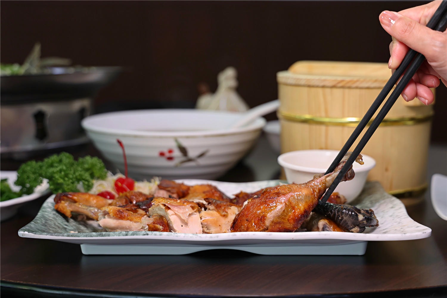 台南美食-能量甕仔雞 老字號祖傳秘法醃製甕仔雞!? 老饕最愛的筍殼魚也吃的到!!