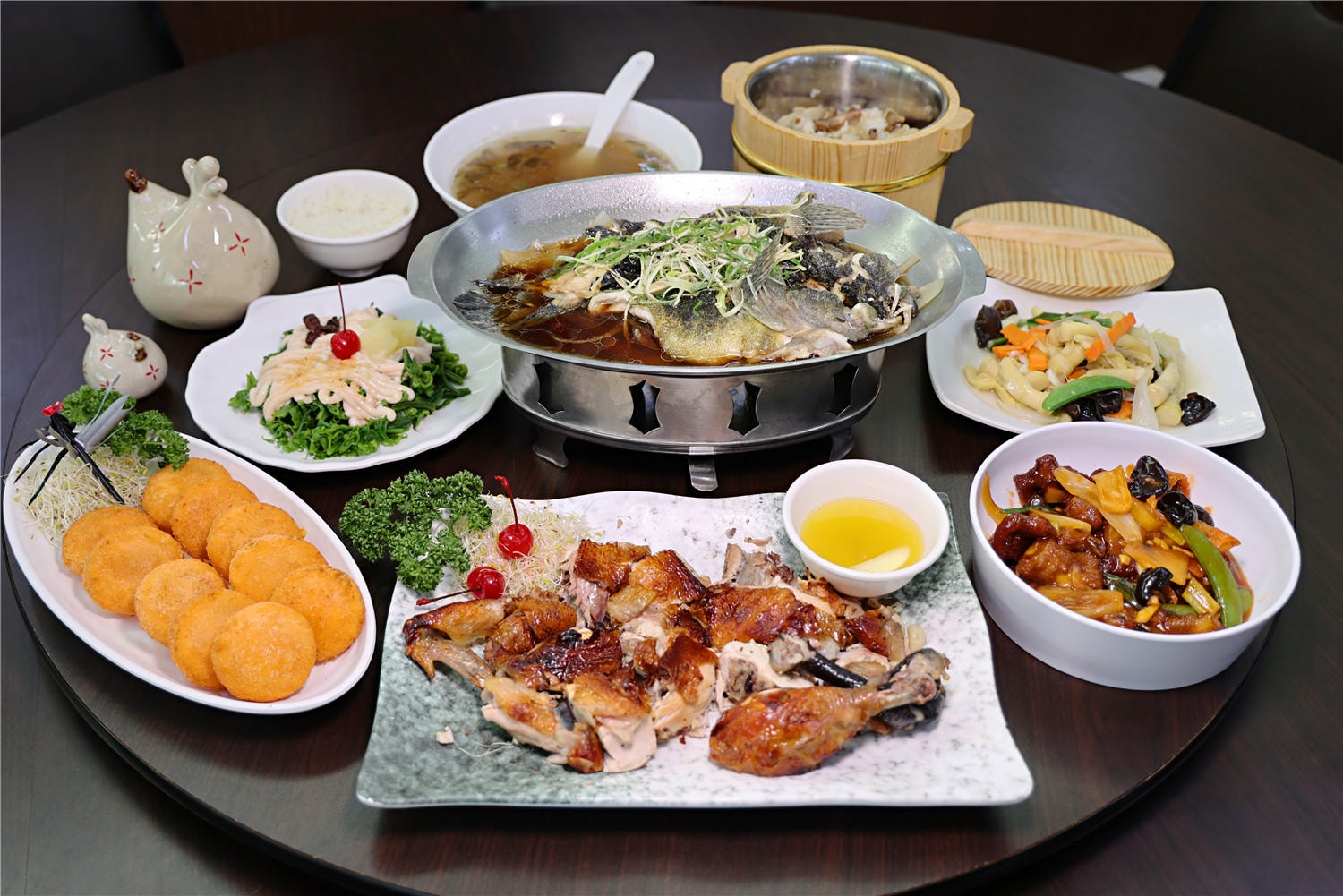 台南美食-能量甕仔雞 老字號祖傳秘法醃製甕仔雞!? 老饕最愛的筍殼魚也吃的到!!