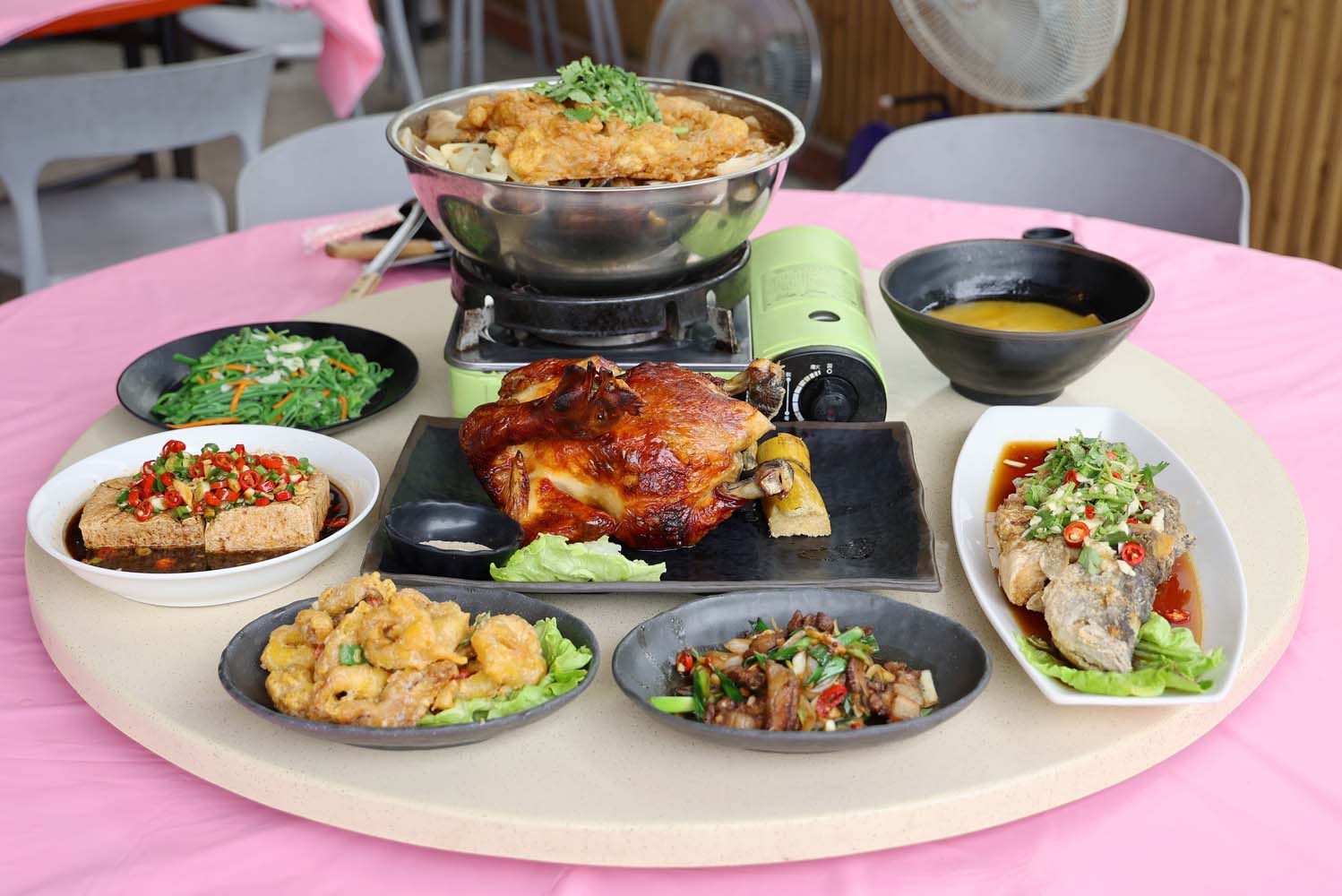 台南美食-高一砂鍋魚頭 在地人激推的隱藏版食堂! 蔗香桶子雞.魷魚螺肉蒜.熱炒料理