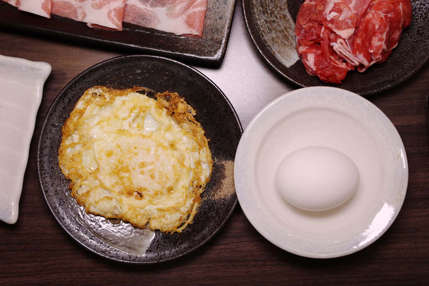 高雄美食-佬饕私鍋 岡山不只有羊肉!? 老宅爆炒石頭鍋丨私房雞湯鍋