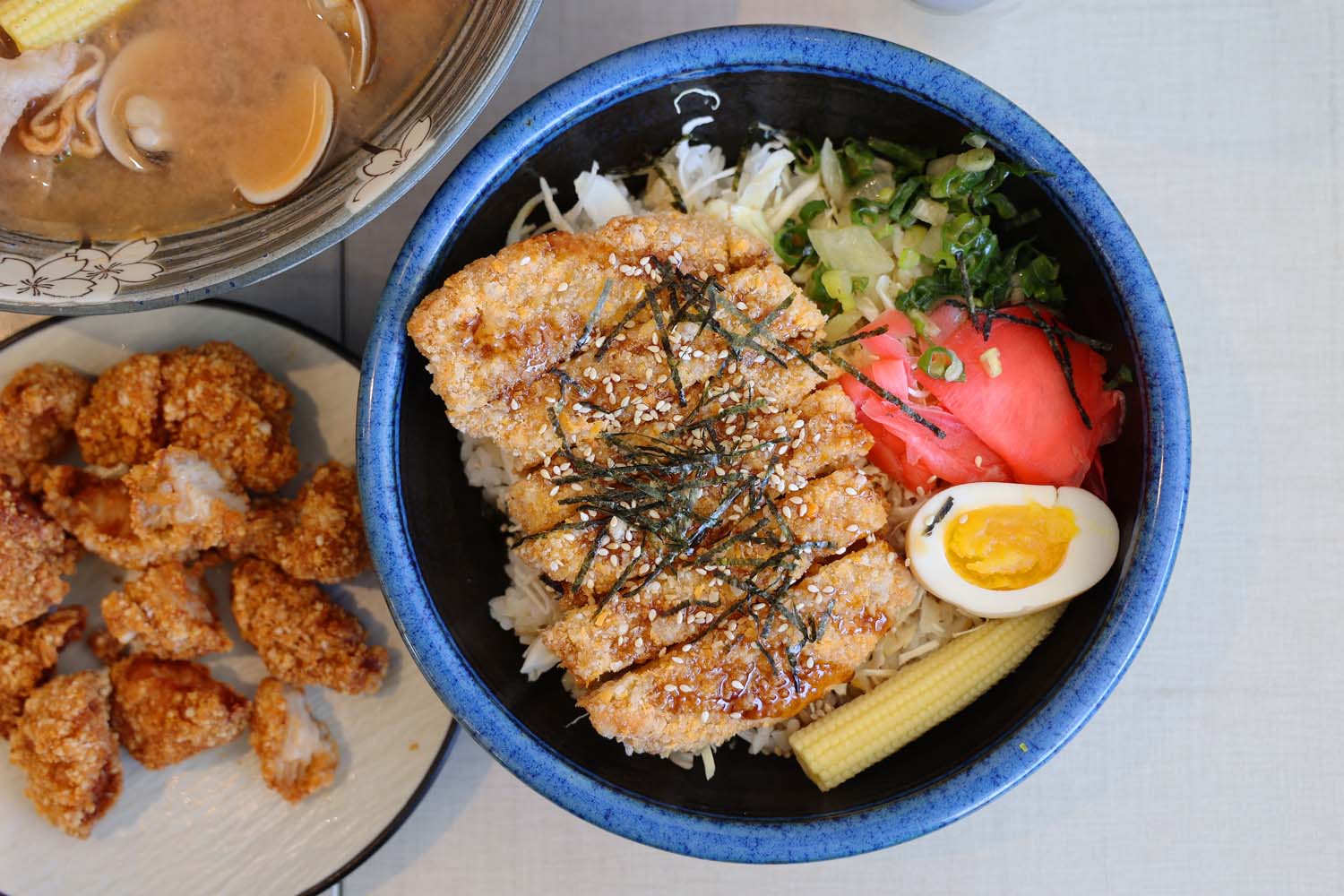 高雄美食-微光盒子 全天候早午餐・晚餐 丼飯丨鍋燒丨漢堡丨Brunch