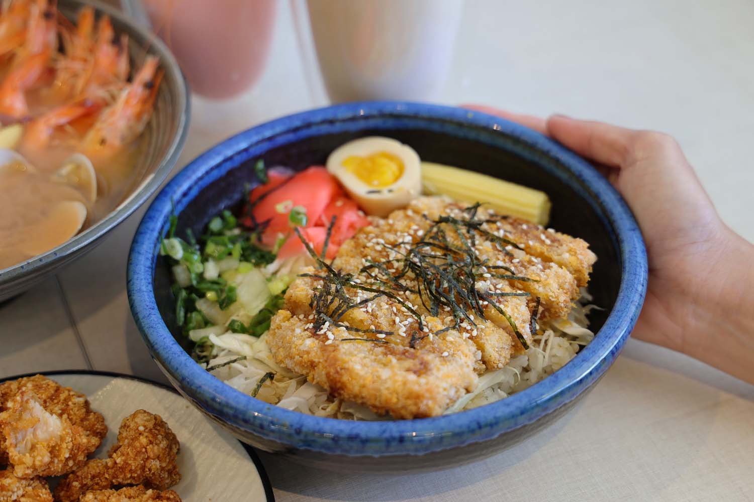 高雄美食-微光盒子 全天候早午餐・晚餐 丼飯丨鍋燒丨漢堡丨Brunch